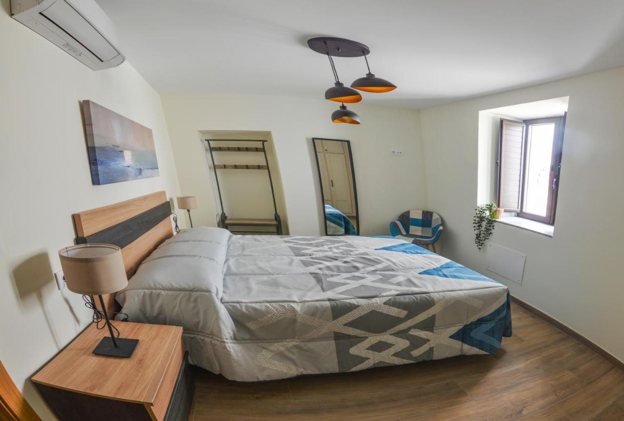 Apartamentos Turísticos Hornillo Caces Exterior foto